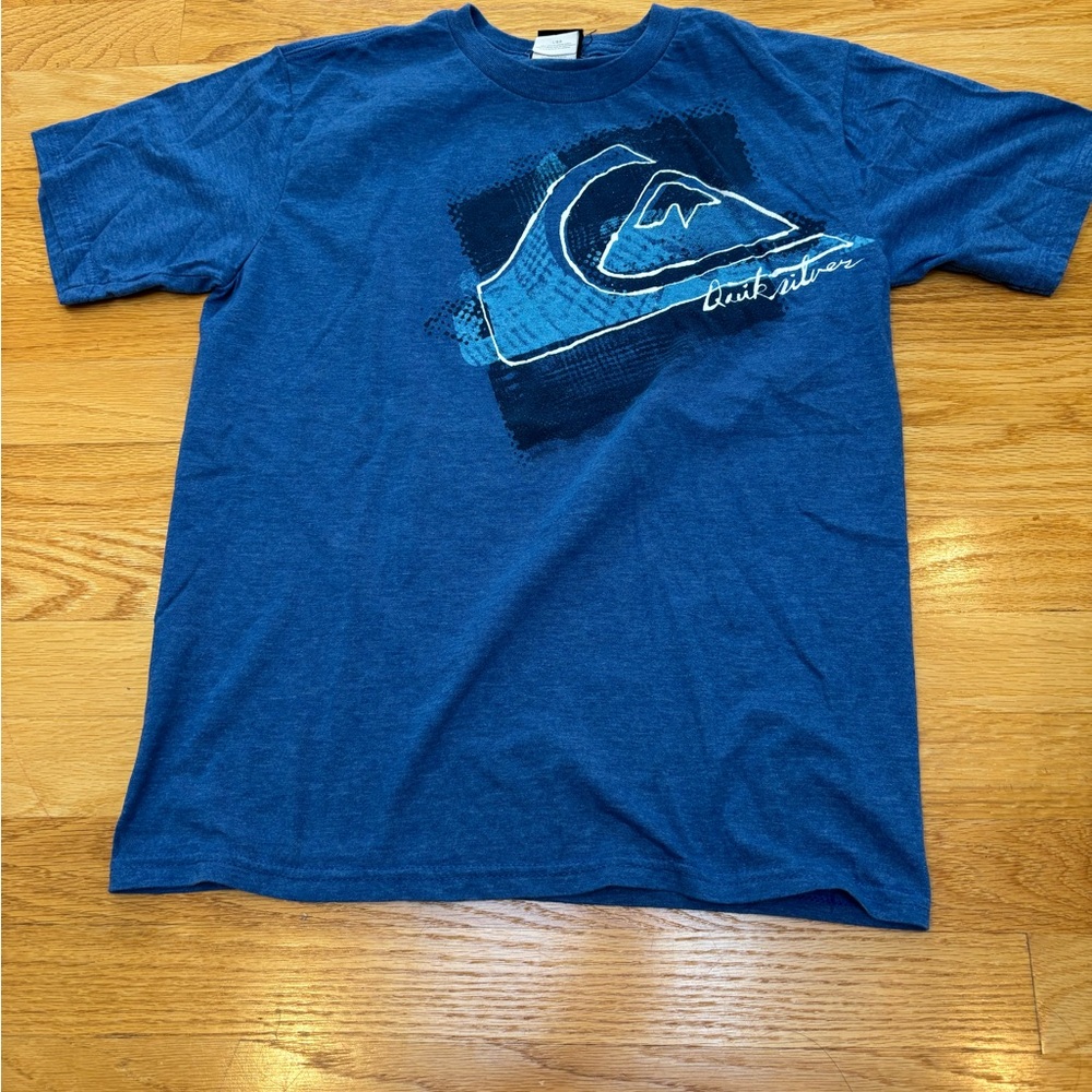 EUC Quiksilver Navy Graphic Tee size L Surf Beach